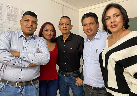 Equipo-de-trabajo-estrada-y-asociados Equipo-de-trabajo-estrada-y-asociados